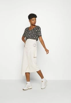 France Edited Soldes 2022 -France Edited Soldes 2022 0167f76466a54bb196cab30acd507f71