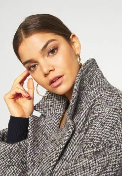 EDITED SANTO COAT - Manteau classique Women 10 EDITED SANTO COAT - Manteau classique Women -France Edited Soldes 2022 05add118d8404e1bbd91ce5d599bc9bc