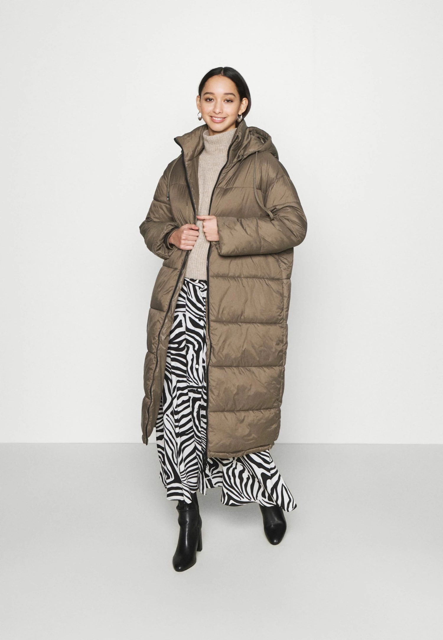 EDITED OLWEN PUFFER COAT - Veste d'hiver Women 2 EDITED OLWEN PUFFER COAT - Veste d'hiver Women – Image 2