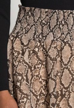 EDITED MADELINE SKIRT - Jupe trapèze Women 9 EDITED MADELINE SKIRT - Jupe trapèze Women -France Edited Soldes 2022 0eceb9c90d094b159a857216c09edf04