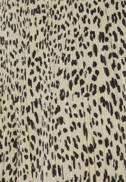 EDITED GUDRUN CULOTTE PLISEE - Pantalon classique Women 11 EDITED GUDRUN CULOTTE PLISEE - Pantalon classique Women -France Edited Soldes 2022 0f652e11a7f241508876079223b2c656