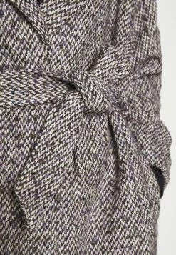 EDITED SANTO COAT - Manteau classique Women 13 EDITED SANTO COAT - Manteau classique Women -France Edited Soldes 2022 1406cf56273e4c85abc51cf0d5122a9b