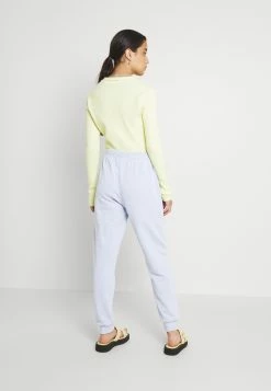 EDITED RILEY - Pantalon de survêtement Women -France Edited Soldes 2022 163cd7d4cec04179b36484b0f3895137