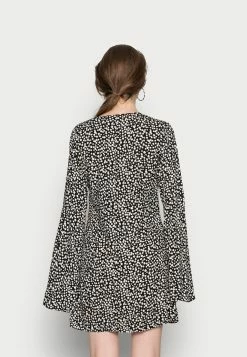 EDITED CADENCE DRESS - Robe de jour Women -France Edited Soldes 2022 28d8c27d59d54ca1a6ecf43df6520087