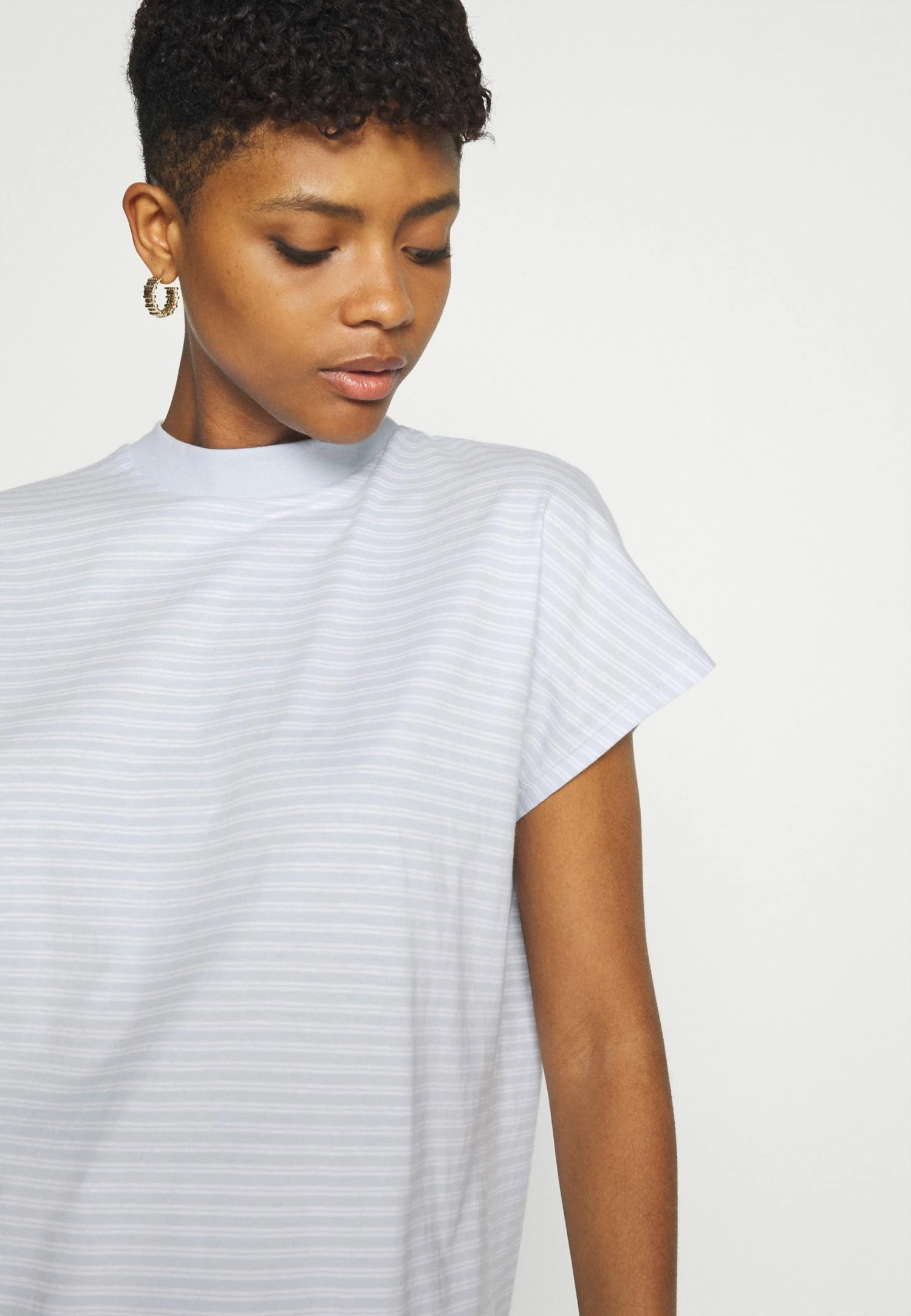 EDITED KEELA - T-shirt imprimé Women 4 EDITED KEELA - T-shirt imprimé Women – Image 4