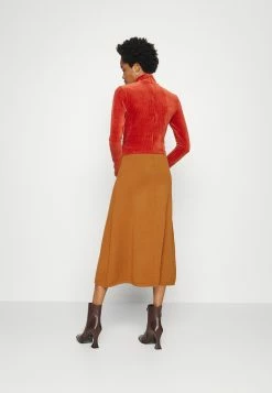 EDITED BARIAH SKIRT - Jupe trapèze Women -France Edited Soldes 2022 2d410577062a4301910754674f11cf35