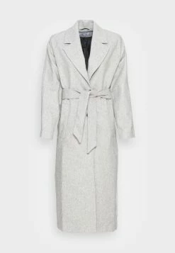 EDITED CECILIA COAT - Manteau classique Women 8 EDITED CECILIA COAT - Manteau classique Women -France Edited Soldes 2022 3b1cd9823bd04eb1a4e2bb2ba4aada5c