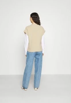 EDITED HILLA VEST - T-shirt basique Women 8 EDITED HILLA VEST - T-shirt basique Women -France Edited Soldes 2022 3fc9727bd4aa4183bb42cb4a98f5f6c7