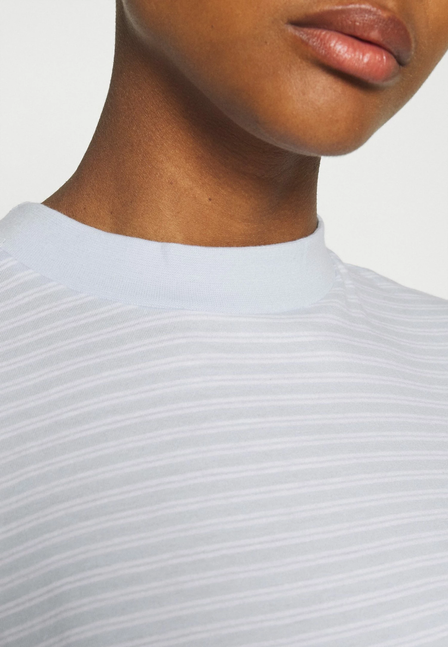 EDITED KEELA - T-shirt imprimé Women 6 EDITED KEELA - T-shirt imprimé Women – Image 6