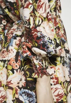 EDITED TAMLYNDRESS - Robe longue Women -France Edited Soldes 2022 528a81170ec24315bdfb7400ec3d0a45