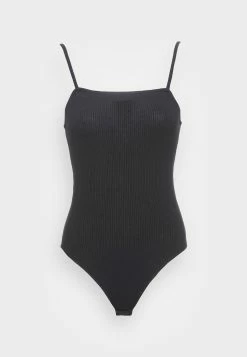 EDITED SABINA - Débardeur Women 8 EDITED SABINA - Débardeur Women -France Edited Soldes 2022 76ccad593ef14e14ad65c4c2ea782af2