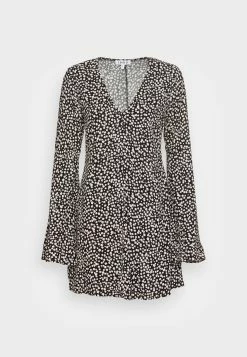 EDITED CADENCE DRESS - Robe de jour Women -France Edited Soldes 2022 8b9be08ad094412caa44a8b314604e93