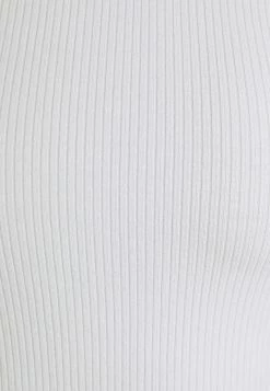 EDITED RIVER - T-shirt basique Women 5 EDITED RIVER - T-shirt basique Women -France Edited Soldes 2022 926d64e9da194cfeb6cdc56e46aee2bd