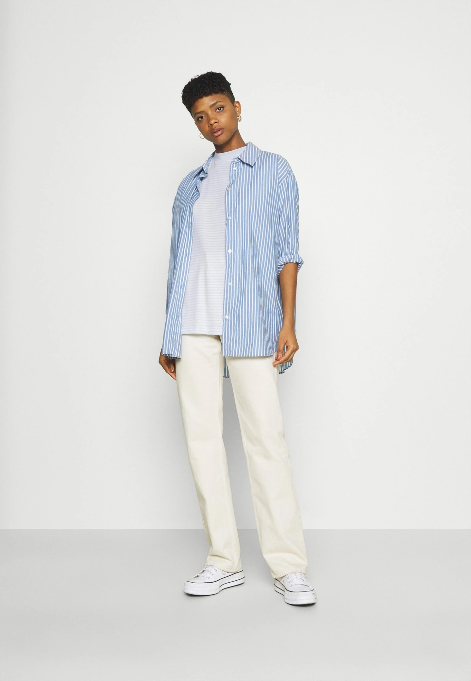 EDITED KEELA - T-shirt imprimé Women 2 EDITED KEELA - T-shirt imprimé Women – Image 2