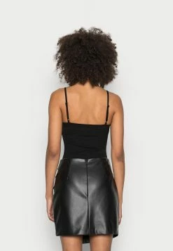 EDITED SABINA - Débardeur Women 7 EDITED SABINA - Débardeur Women -France Edited Soldes 2022 97fa6d5017d14a459c650e9c2dac247a