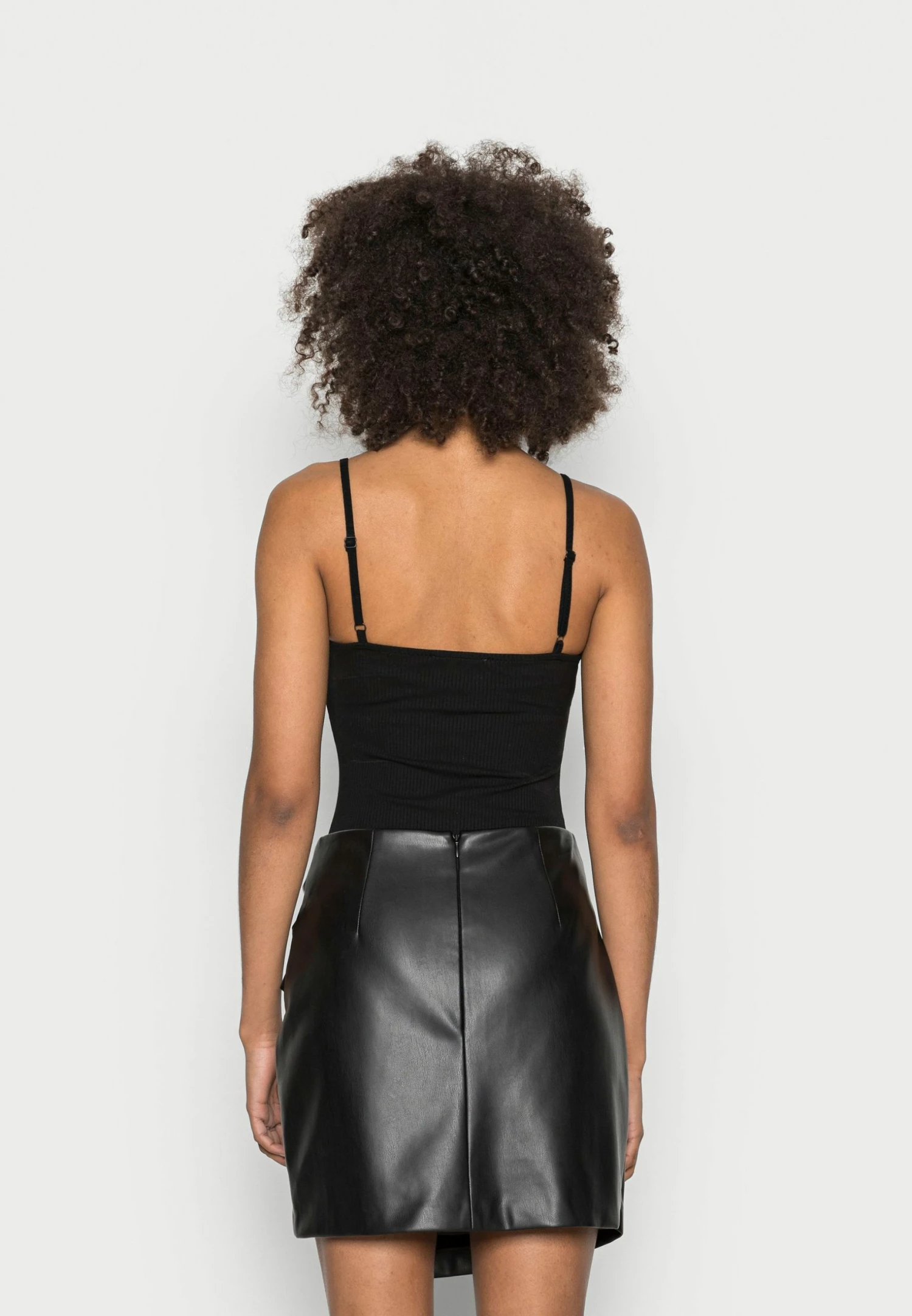 EDITED SABINA - Débardeur Women 3 EDITED SABINA - Débardeur Women – Image 3