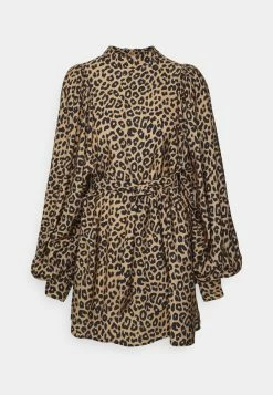 EDITED ADDIE DRESS - Robe de jour Women 12 EDITED ADDIE DRESS - Robe de jour Women -France Edited Soldes 2022 9a21fe44231649a29f45efac59fc4411