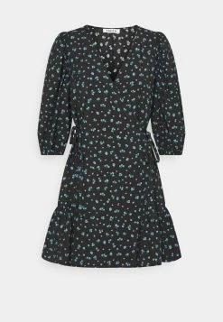 EDITED GEMMA DRESS - Robe de jour Women 8 EDITED GEMMA DRESS - Robe de jour Women -France Edited Soldes 2022 a6c48923ff864407a9e182904ad19ea1