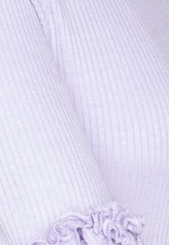 EDITED PEPPI - T-shirt basique Women -France Edited Soldes 2022 bd60fc12e7594708a83ebb70e0a91dd2