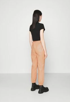 EDITED MADISON PANTS - Pantalon de survêtement Women -France Edited Soldes 2022 c1e348b1078d48cf9af838555c753120