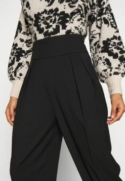 EDITED LELIA PANTS - Pantalon classique Women -France Edited Soldes 2022 c8adcf0310954c9aaad91d5a5c6a81b0