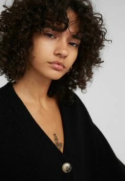 EDITED LOGAN - Gilet Women -France Edited Soldes 2022 c903bc384d8946c08965e408965a4309