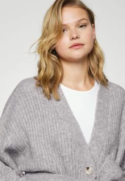 EDITED YULE CARDIGAN - Gilet Women 9 EDITED YULE CARDIGAN - Gilet Women -France Edited Soldes 2022 d462aae79cce4b11b72e3de6ea77d7d4