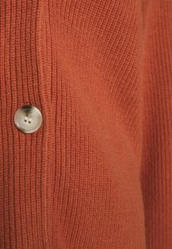 EDITED LOGAN CARDIGAN - Gilet Women -France Edited Soldes 2022 da4c653dd39e4c58ba53ae68cb7d5424