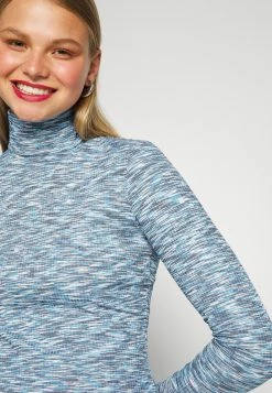 EDITED ALICIA LONGSLEEVE - T-shirt à manches longues Women -France Edited Soldes 2022 e3946a5eef744b0abf72ddc4ba25791e