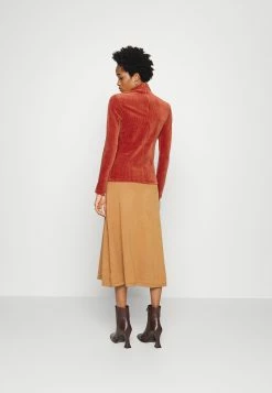 EDITED SURI LONGSLEEVE - T-shirt à manches longues Women -France Edited Soldes 2022 e5108a50b4e24d7487294ae4596a0078