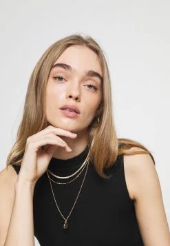 EDITED TALIA DRESS - Robe en jersey Women -France Edited Soldes 2022 e6ac0497911e413a8fa700e36219d6b2