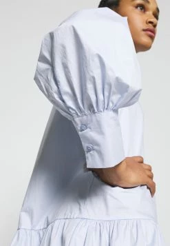 EDITED RYLEE DRESS - Robe chemise Women -France Edited Soldes 2022 e7a1ad7c3e1440739382bf6698ed55ba