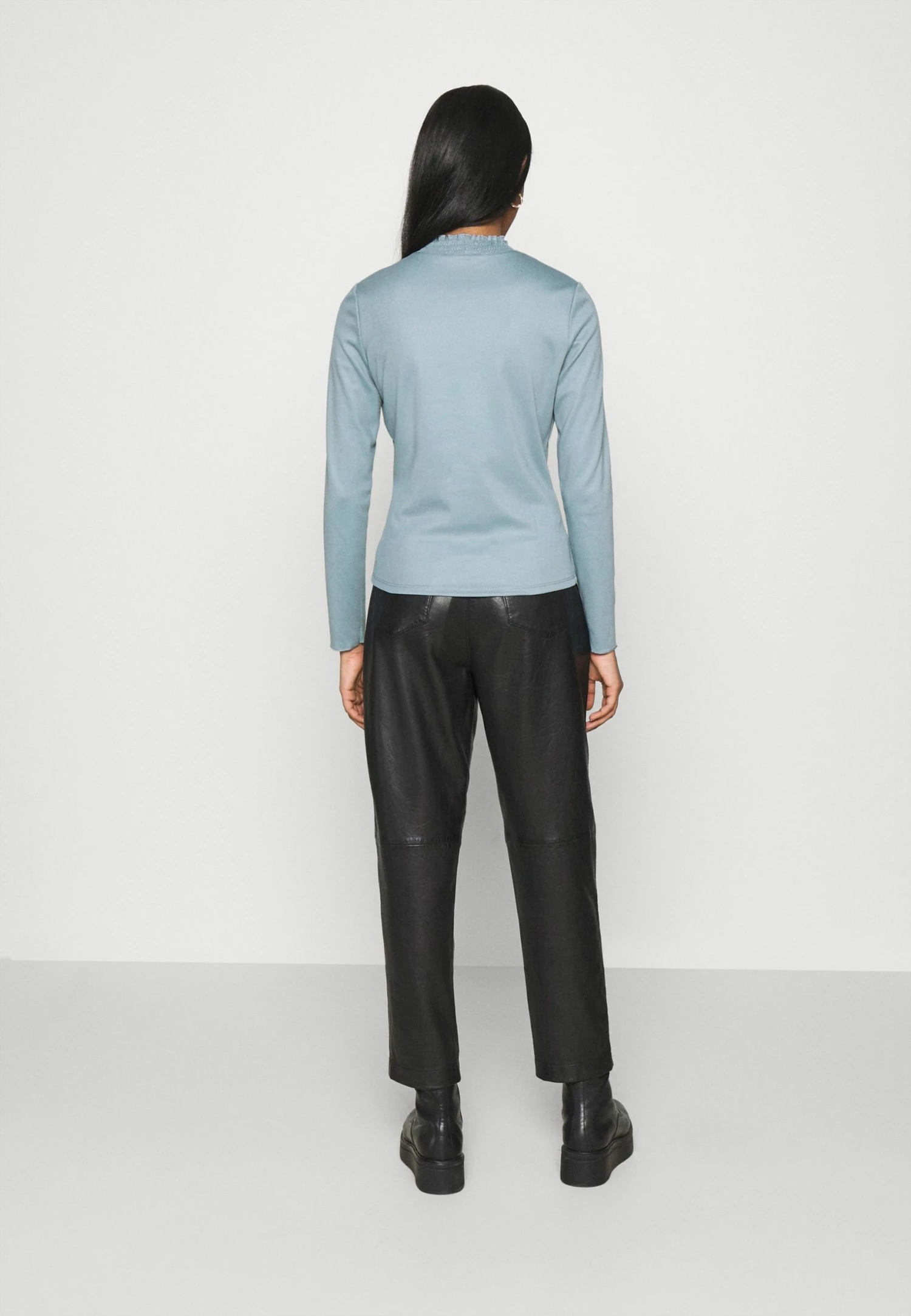 EDITED CARIANNA - T-shirt à manches longues Women 3 EDITED CARIANNA - T-shirt à manches longues Women – Image 3