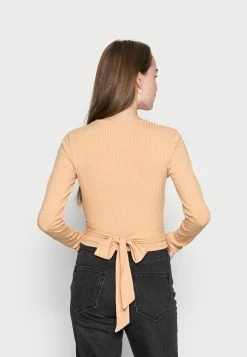 EDITED SABRINA LONGSLEEVE - T-shirt à manches longues Women 7 EDITED SABRINA LONGSLEEVE - T-shirt à manches longues Women -France Edited Soldes 2022 f2701bdfb79c4cd1b2dbbb5aa7fd411c