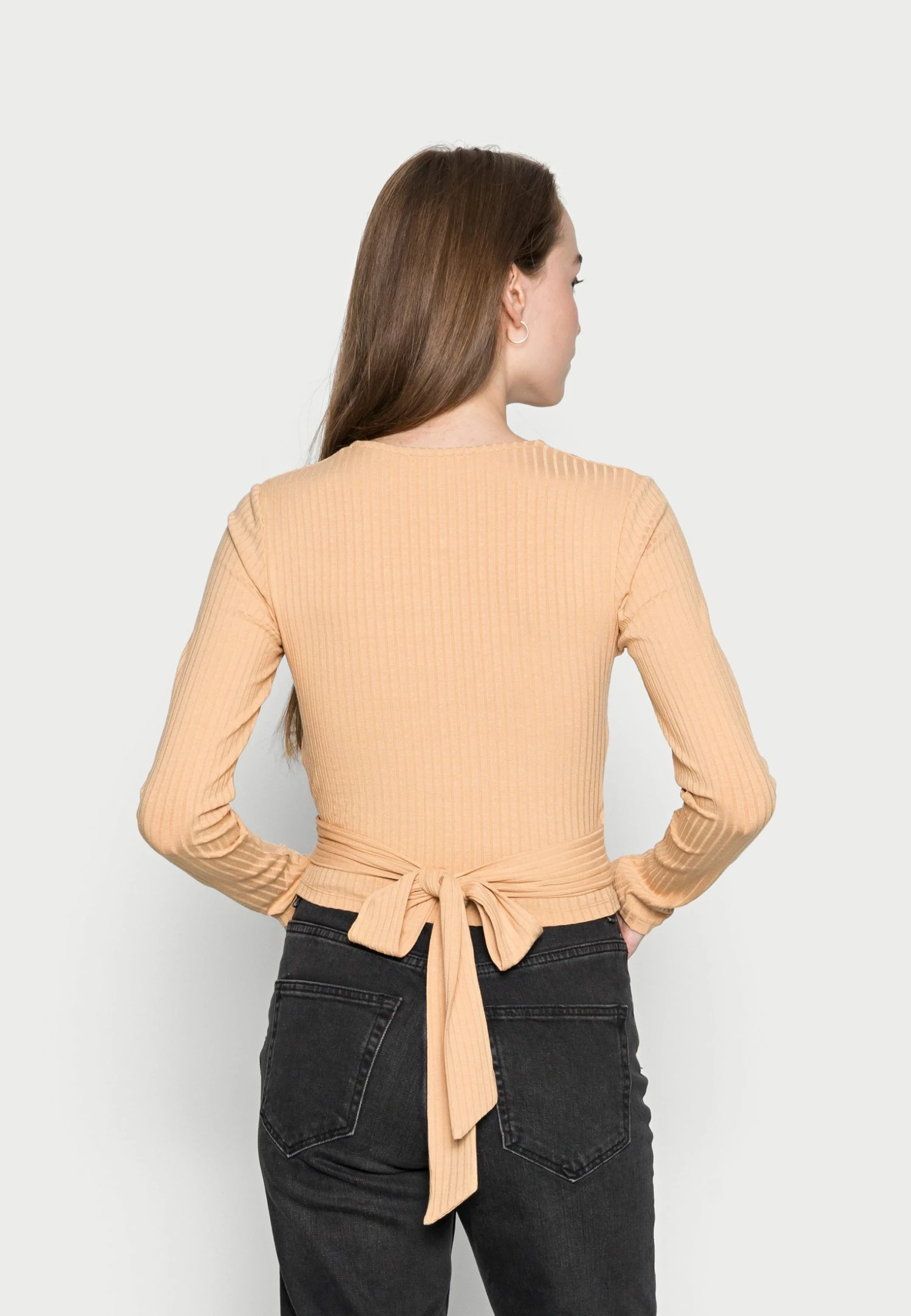 EDITED SABRINA LONGSLEEVE - T-shirt à manches longues Women 3 EDITED SABRINA LONGSLEEVE - T-shirt à manches longues Women – Image 3