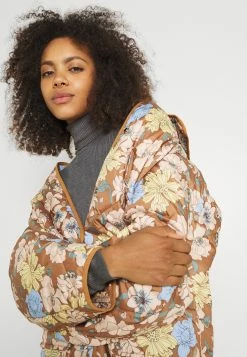 EDITED MALLORY COAT - Manteau classique Women -France Edited Soldes 2022 f71538a07122433b80f11b0f2ca41223