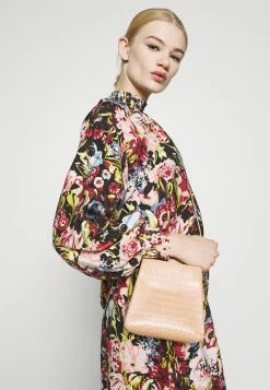 EDITED TAMLYNDRESS - Robe longue Women -France Edited Soldes 2022 f8d67442c6a247dca7e8700272ee8568