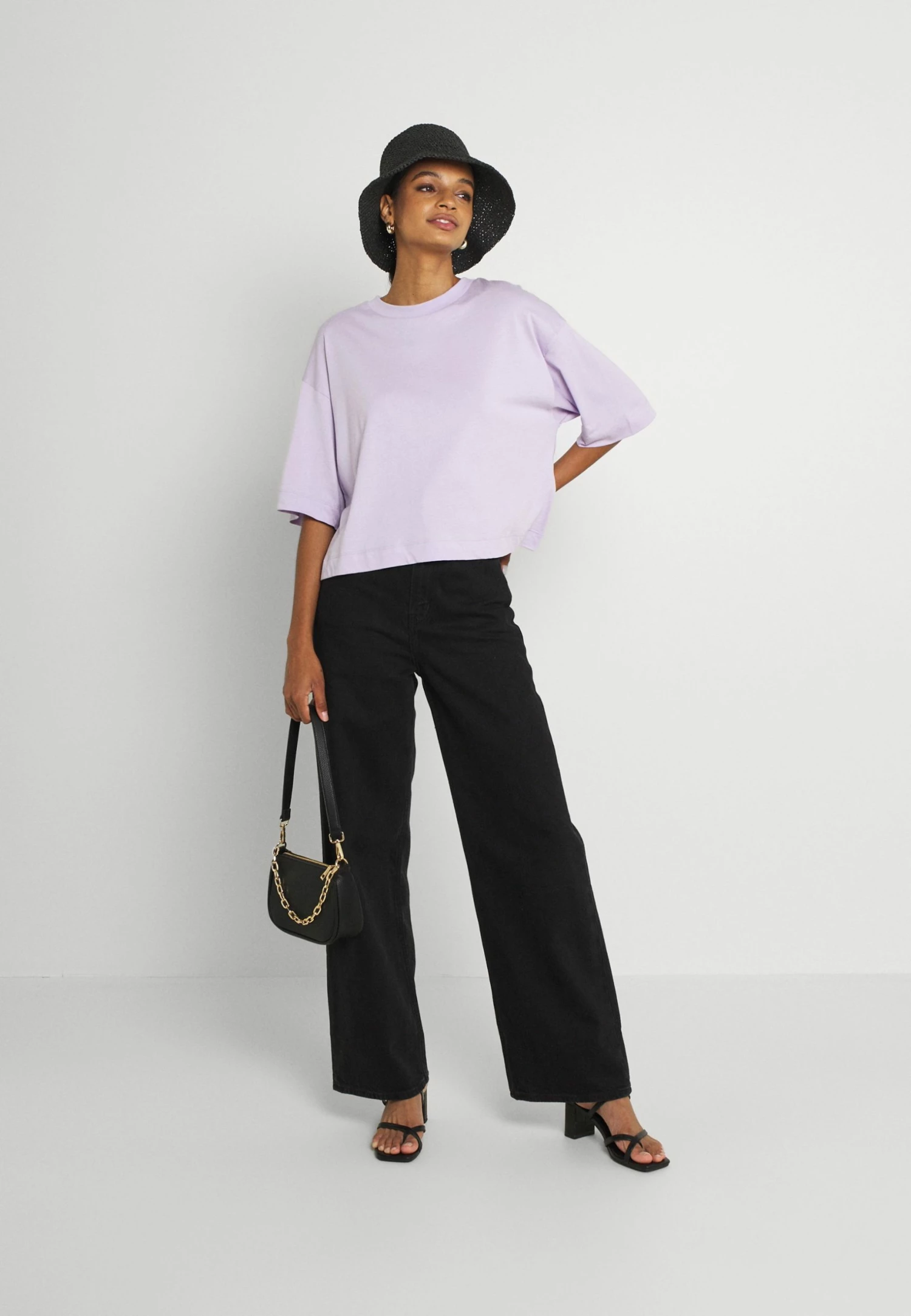 EDITED SILA - T-shirt basique Women 2 EDITED SILA - T-shirt basique Women – Image 2