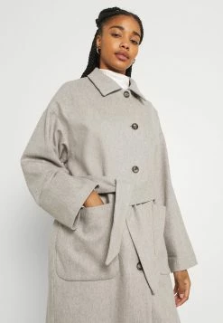 EDITED TOSCA COAT - Manteau classique Women 9 EDITED TOSCA COAT - Manteau classique Women -France Edited Soldes 2022 fb8bbed09e274f8b9e442f112a61ee25